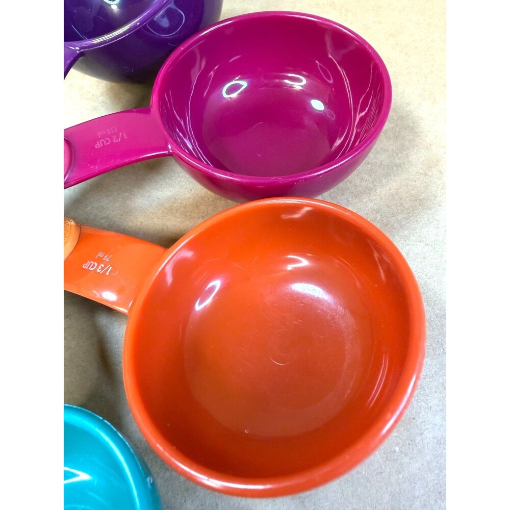 KitchenAid 4-Piece Universal Measuring Cup Set | Retro, 80s, Funky, Colorful - Picture 6 of 11